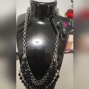 Paparazzi Black and Silver Necklace Set